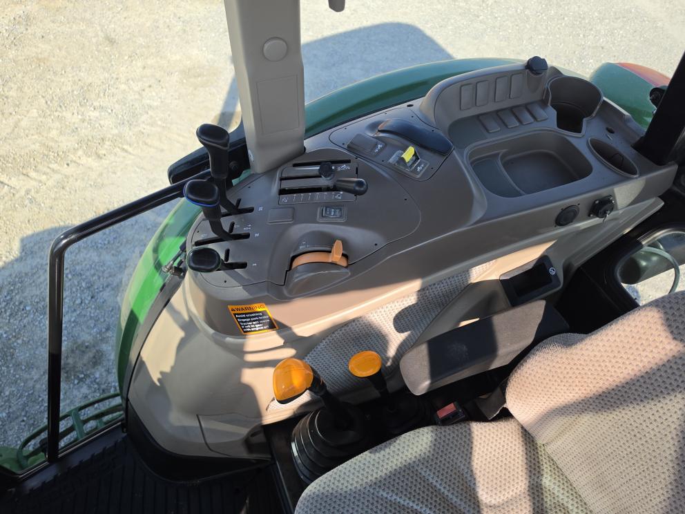 Image for 2020 John Deere 6105E