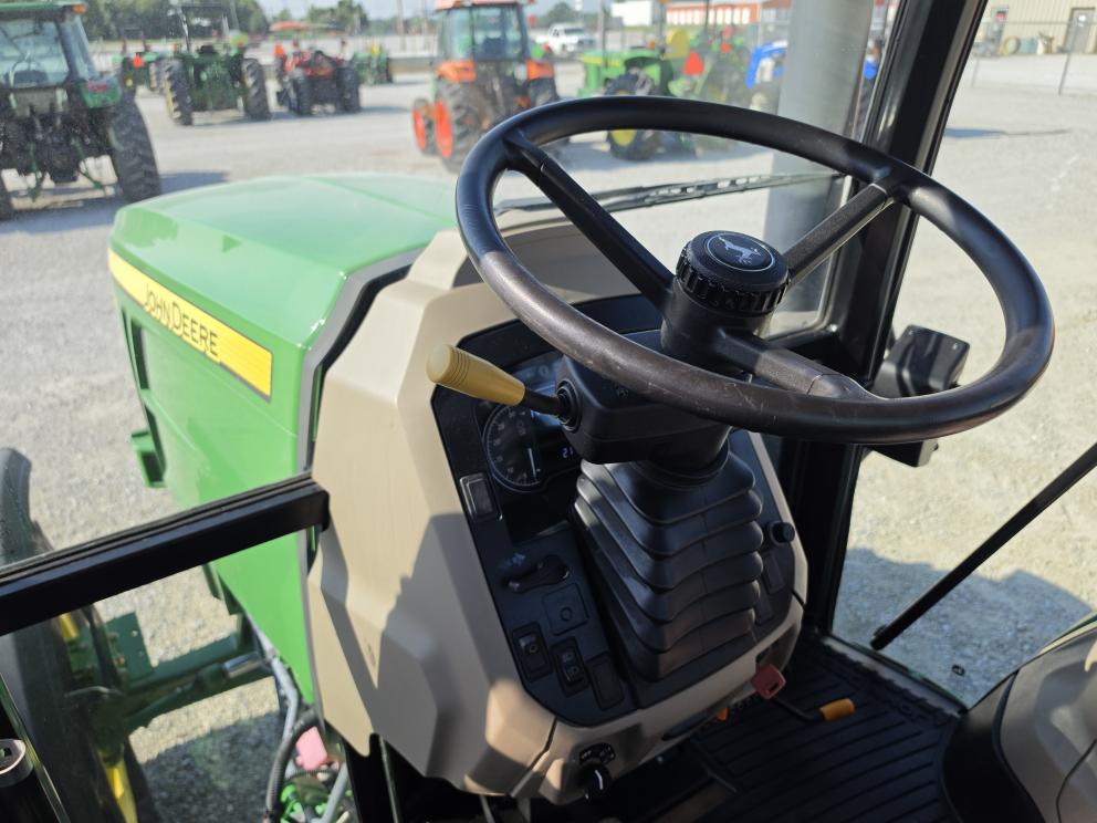 Image for 2020 John Deere 6105E