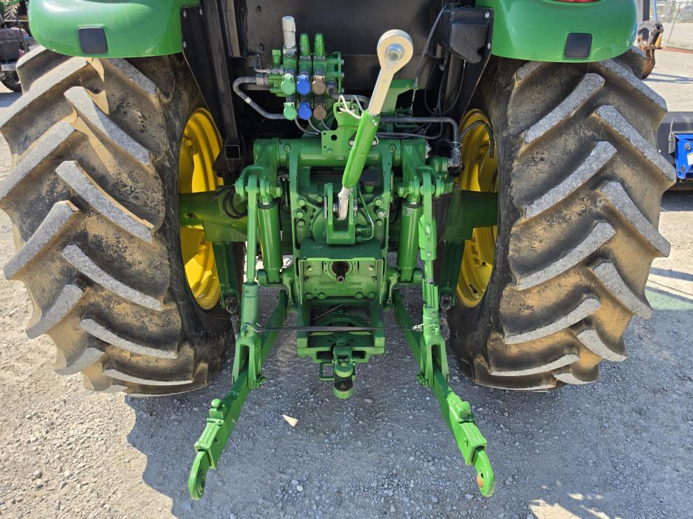 Image for 2020 John Deere 6120E