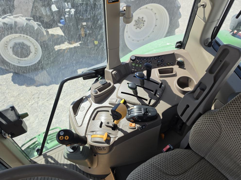 Image for 2024 John Deere 6155M