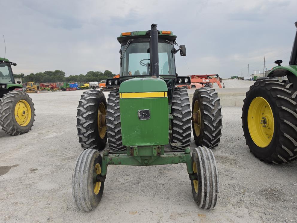 Image for 1981 John Deere 4440