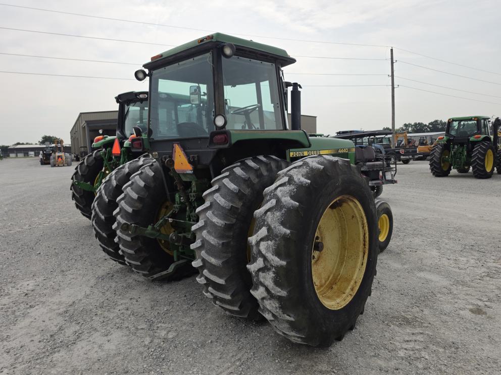 Image for 1981 John Deere 4440