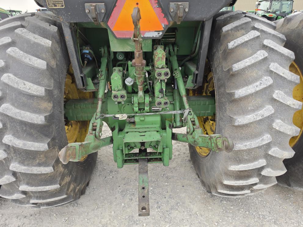 Image for 1981 John Deere 4440