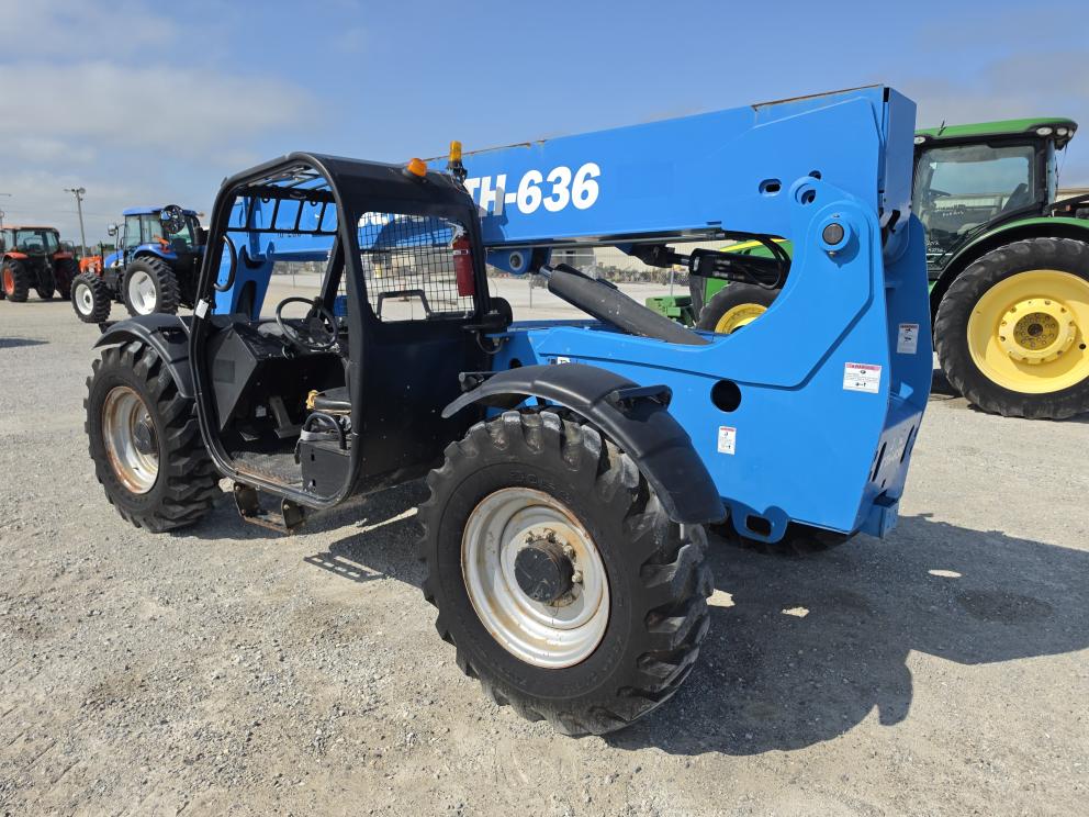 Image for 2017 Genie GTH-636
