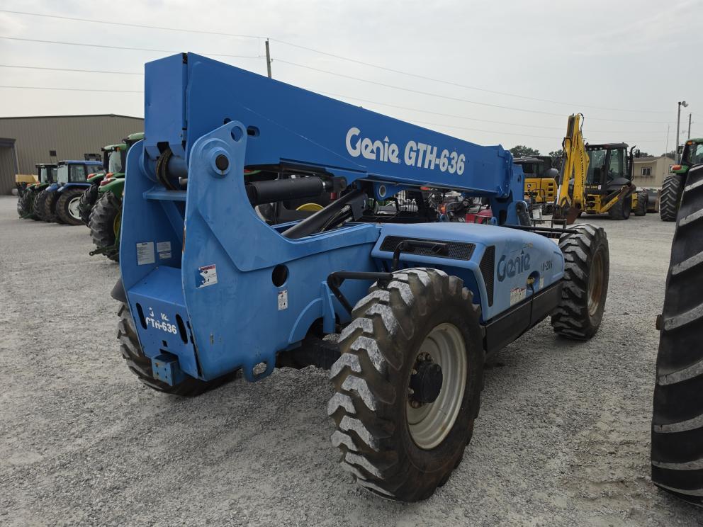 Image for 2017 Genie GTH-636