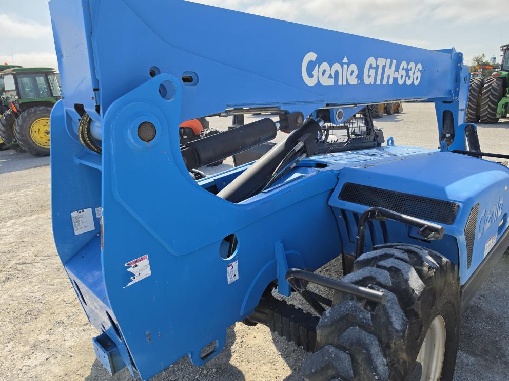 Image for 2017 Genie GTH-636