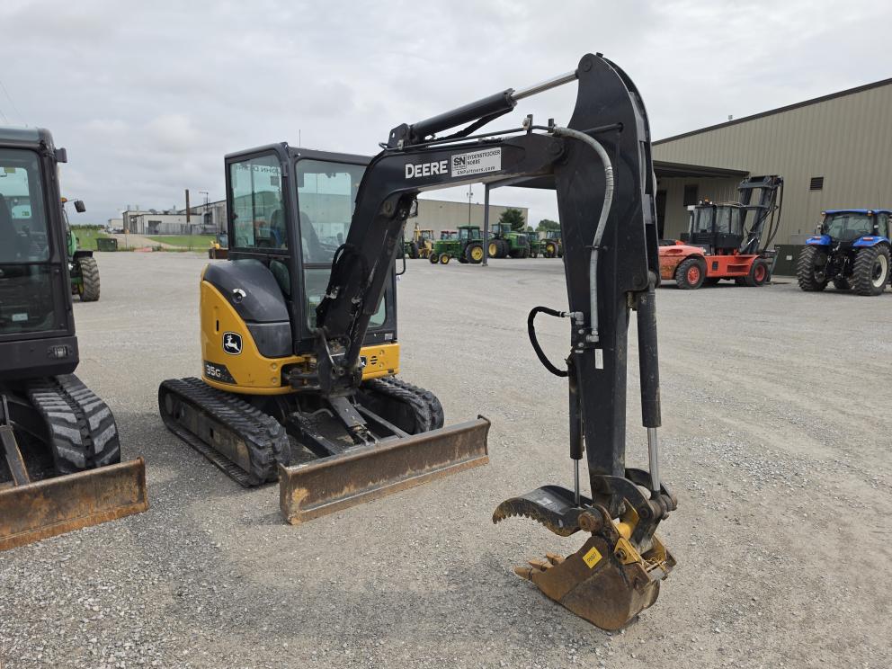 Image for 2021 John Deere 35G
