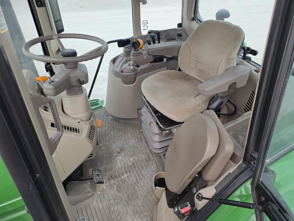 Image for 2023 John Deere 6155M