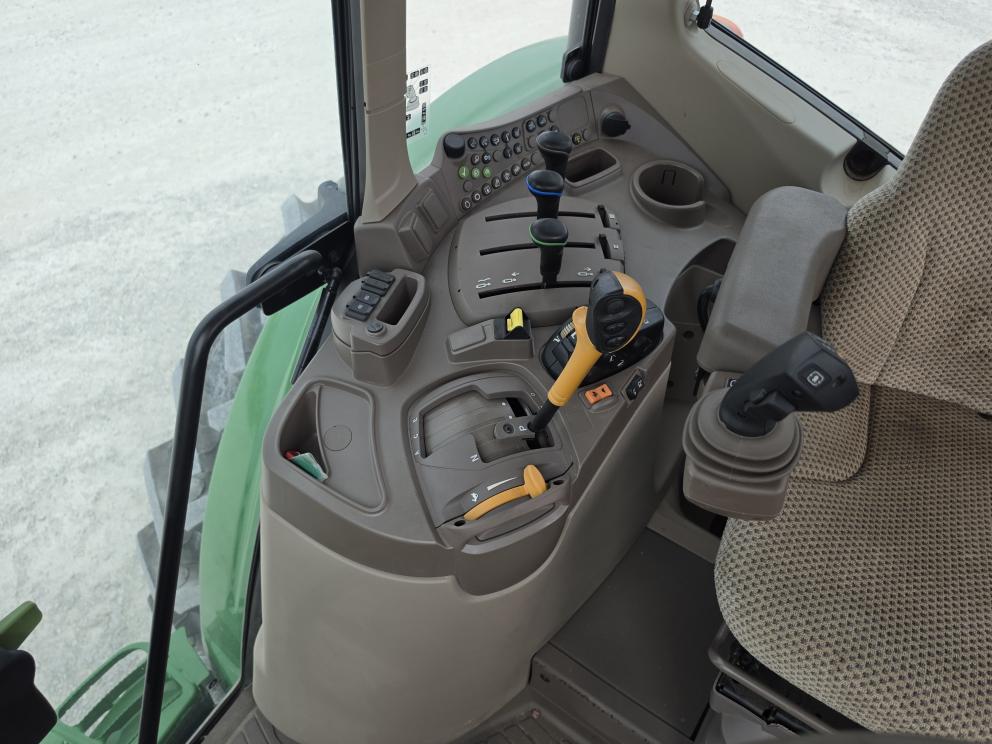 Image for 2023 John Deere 6155M