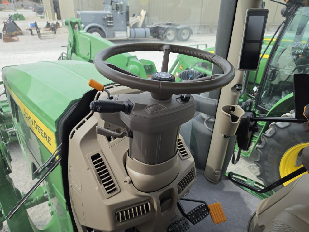 Image for 2023 John Deere 6R 155