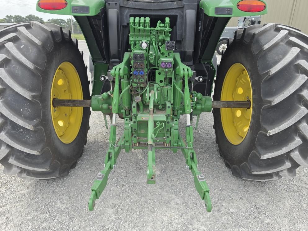 Image for 2023 John Deere 6R 155