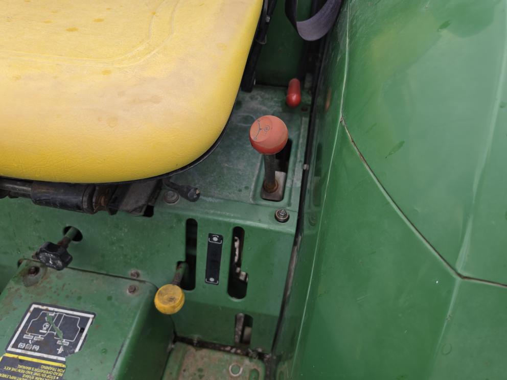 Image for 1996 John Deere 870