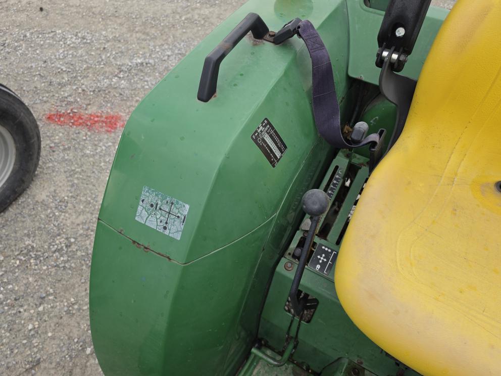 Image for 1996 John Deere 870