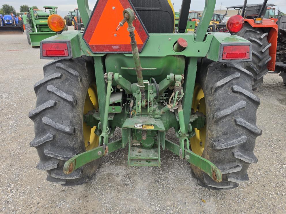 Image for 1996 John Deere 870