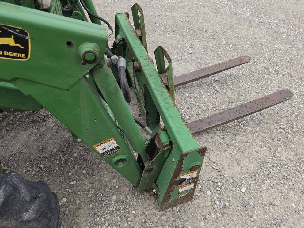 Image for 1996 John Deere 870