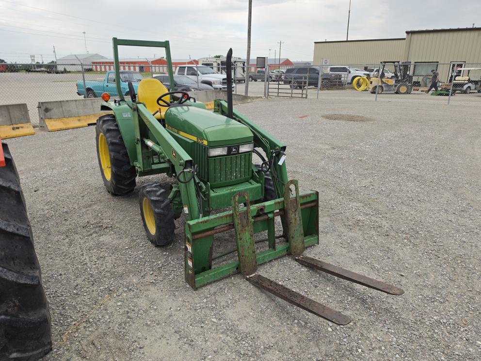 Image for 1996 John Deere 870