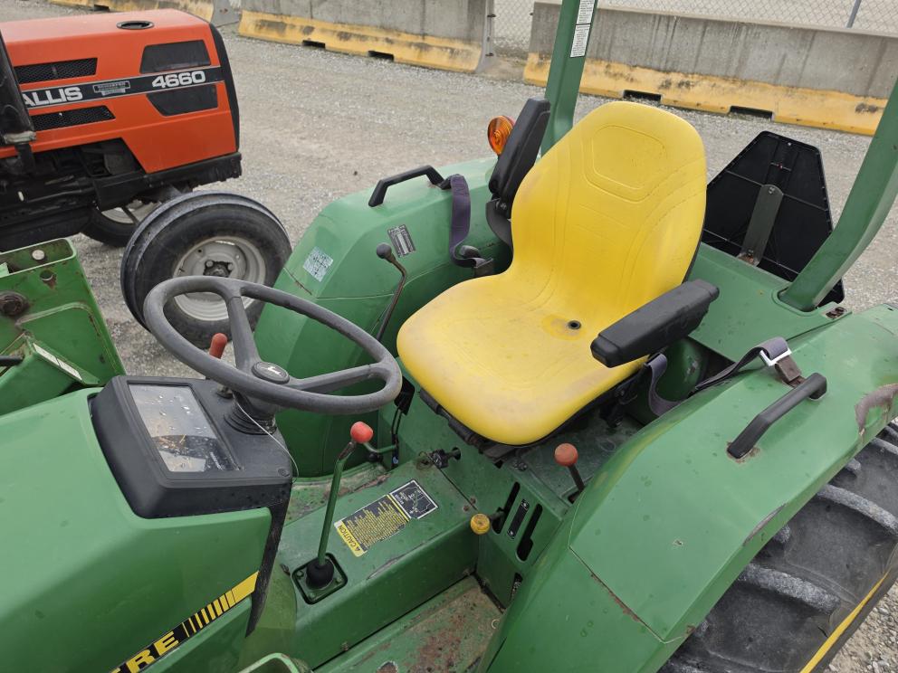 Image for 1996 John Deere 870