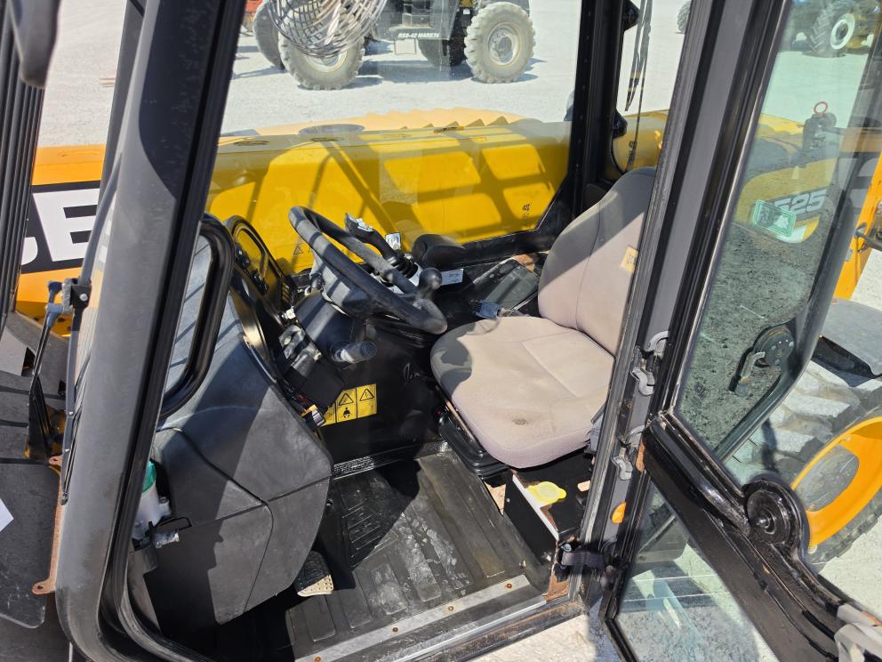 Image for 2015 JCB 525-60 Agri Hi-Viz