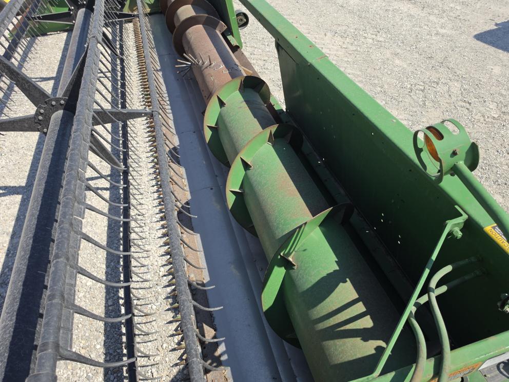 Image for 1995 John Deere 920