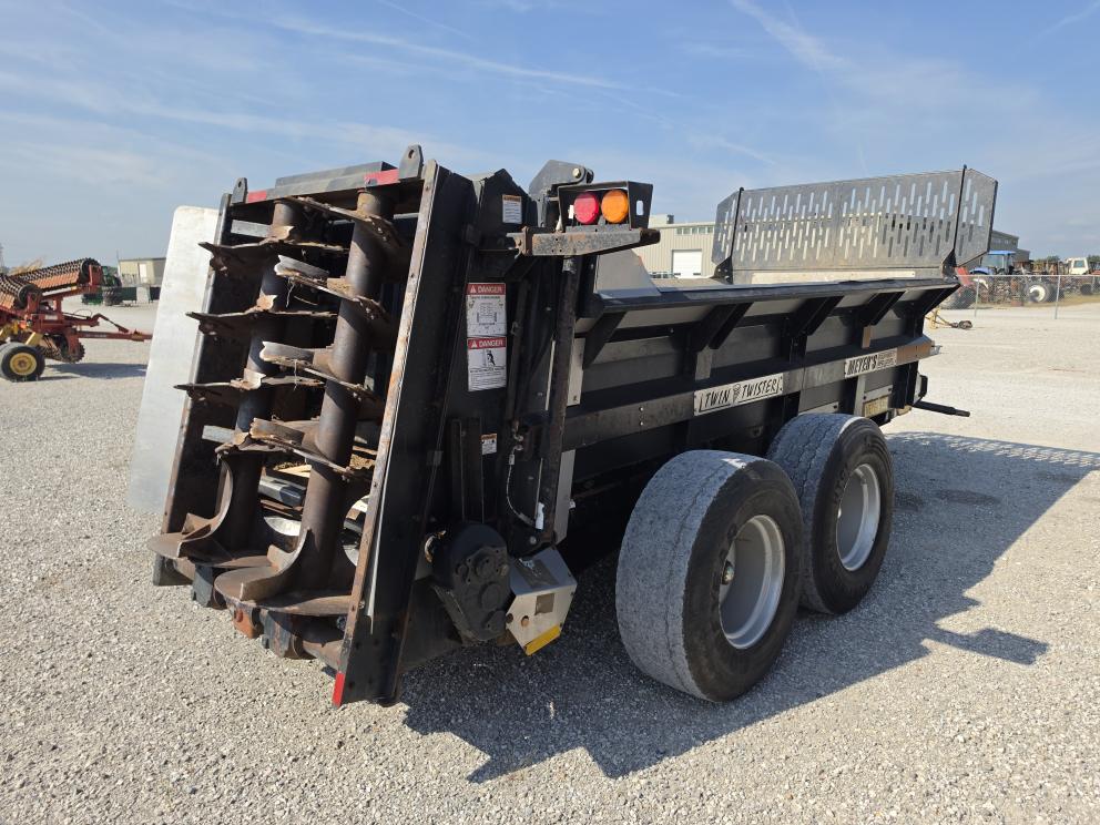 Image for 2019 Meyer VB235