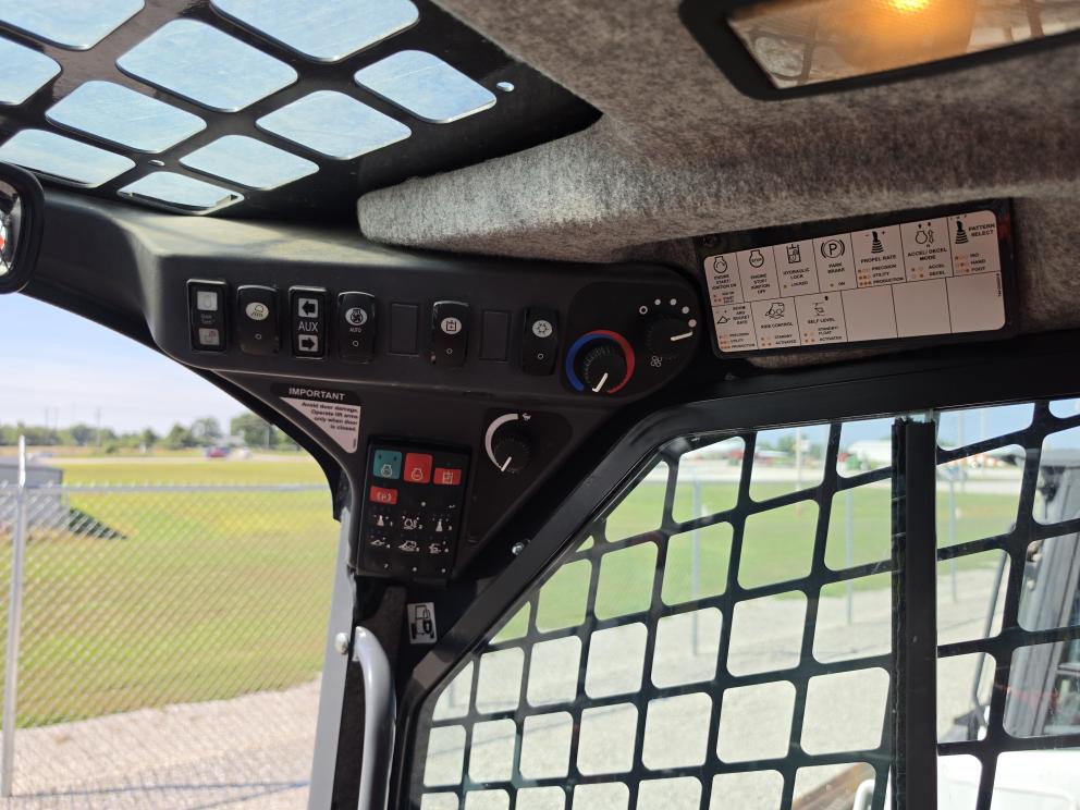 Image for 2024 John Deere 331G