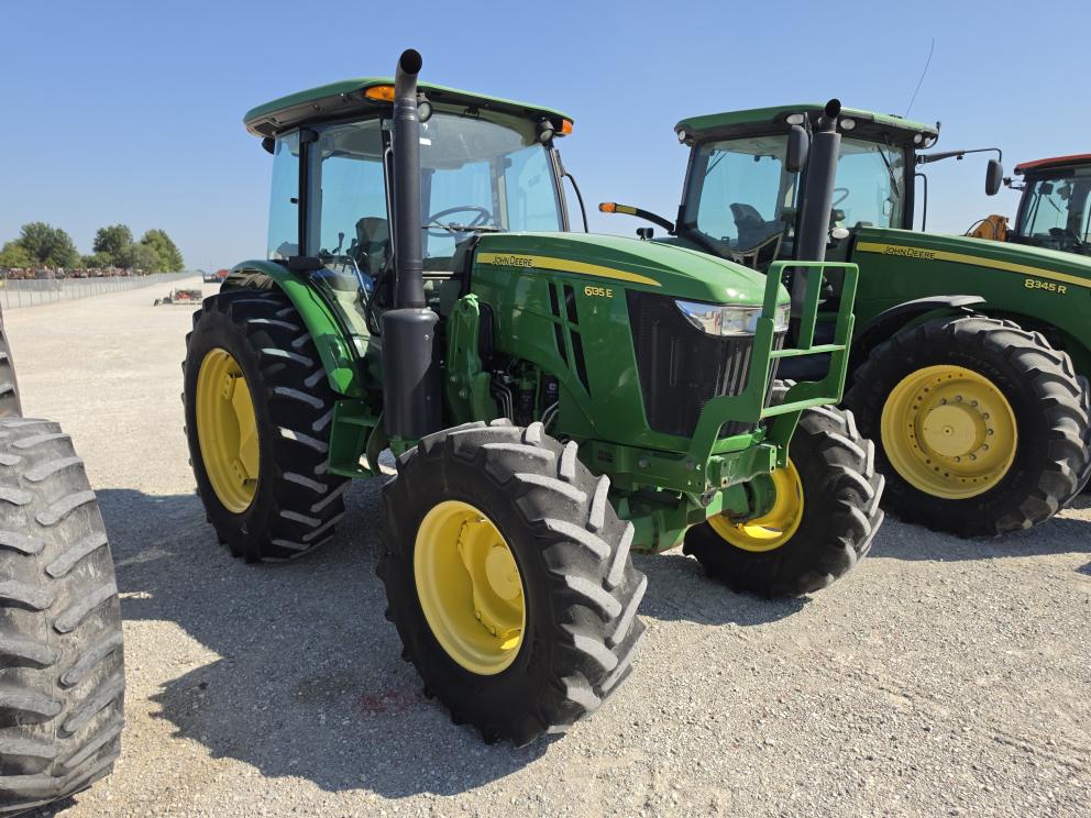 Image for 2017 John Deere 6135E