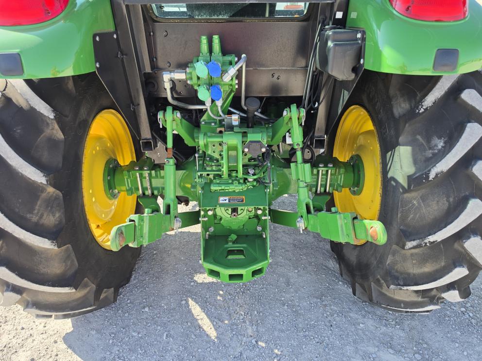 Image for 2018 John Deere 5100E