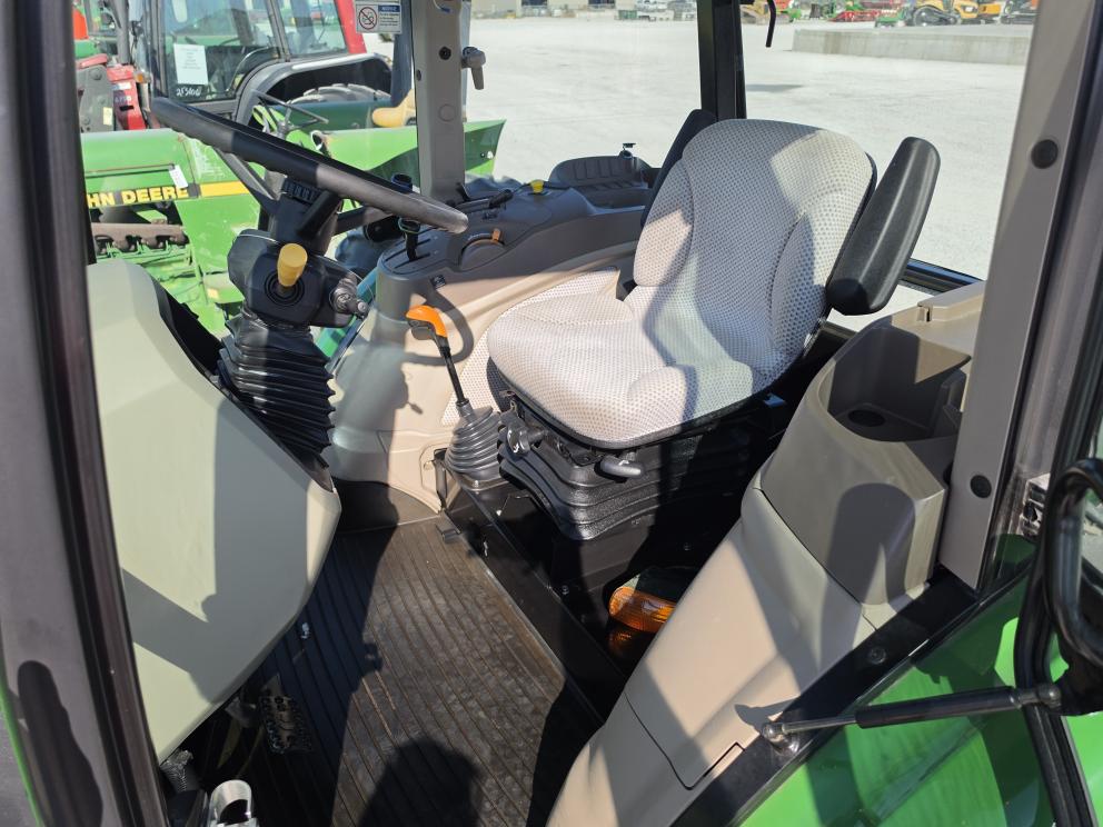 Image for 2018 John Deere 5100E
