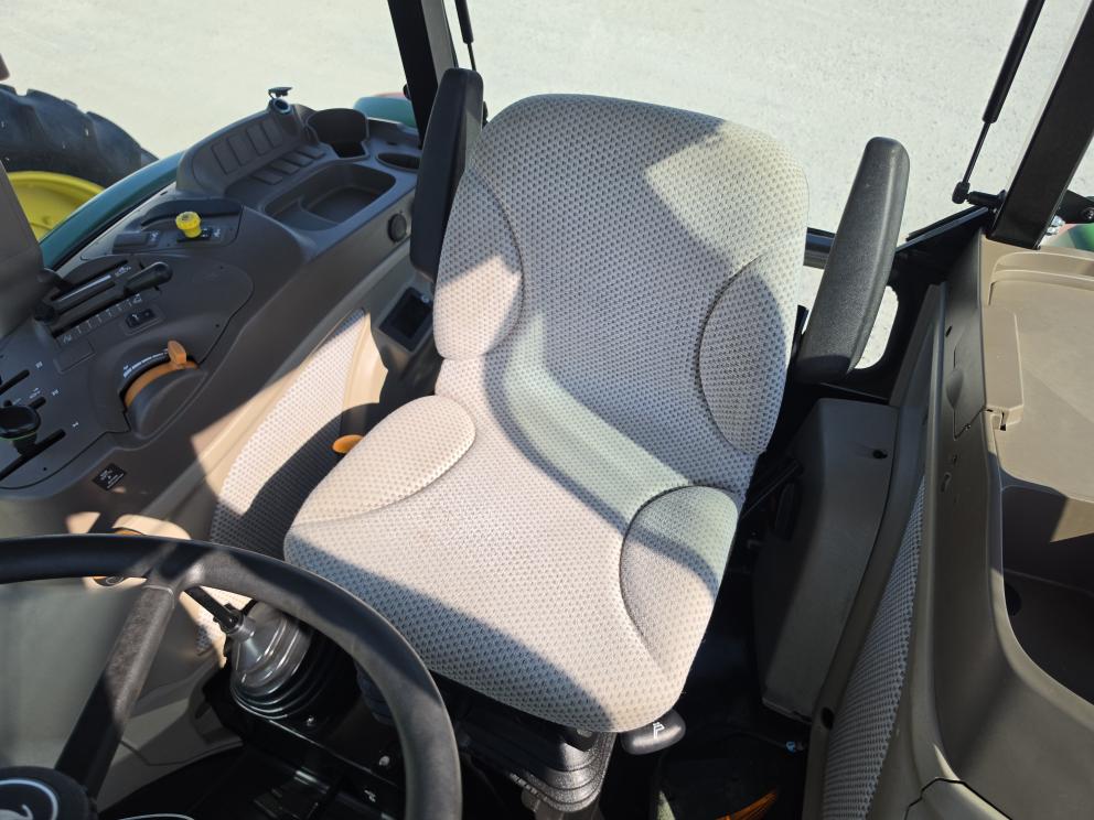 Image for 2018 John Deere 5100E