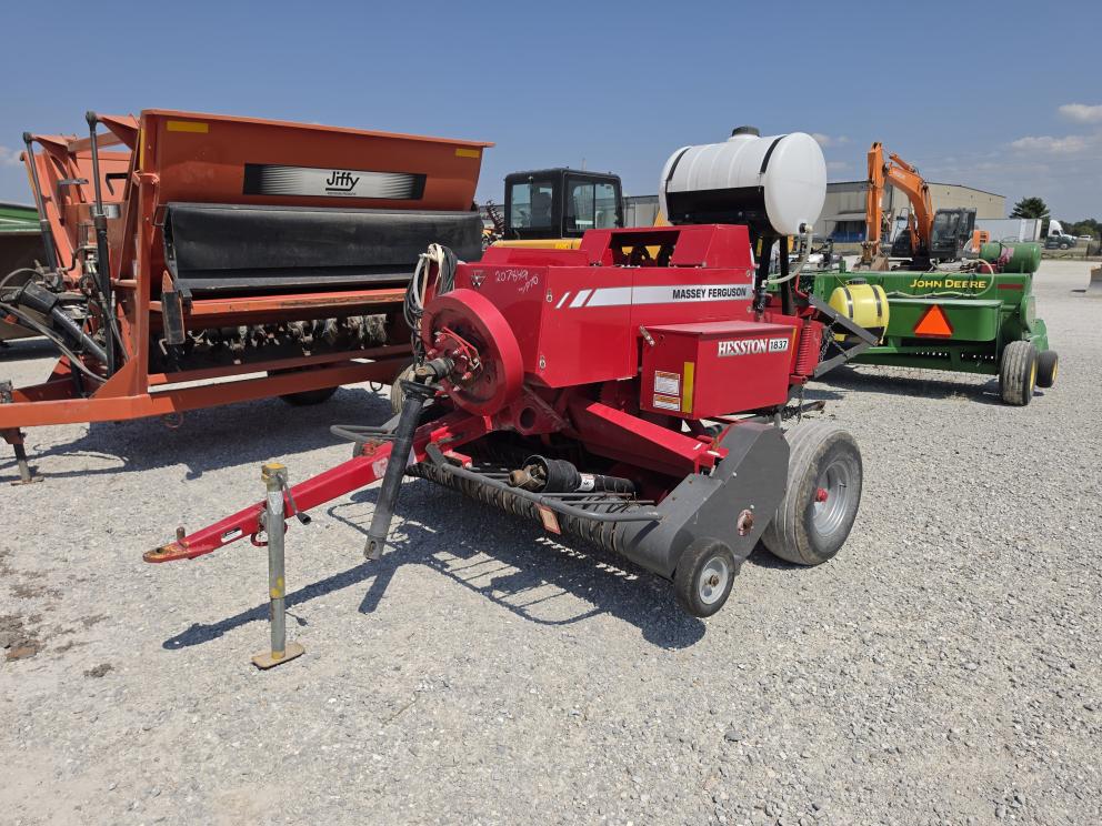 Image for 2014 Massey Ferguson 1837