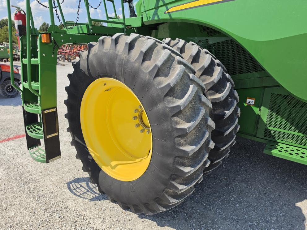 Image for 2015 John Deere S660