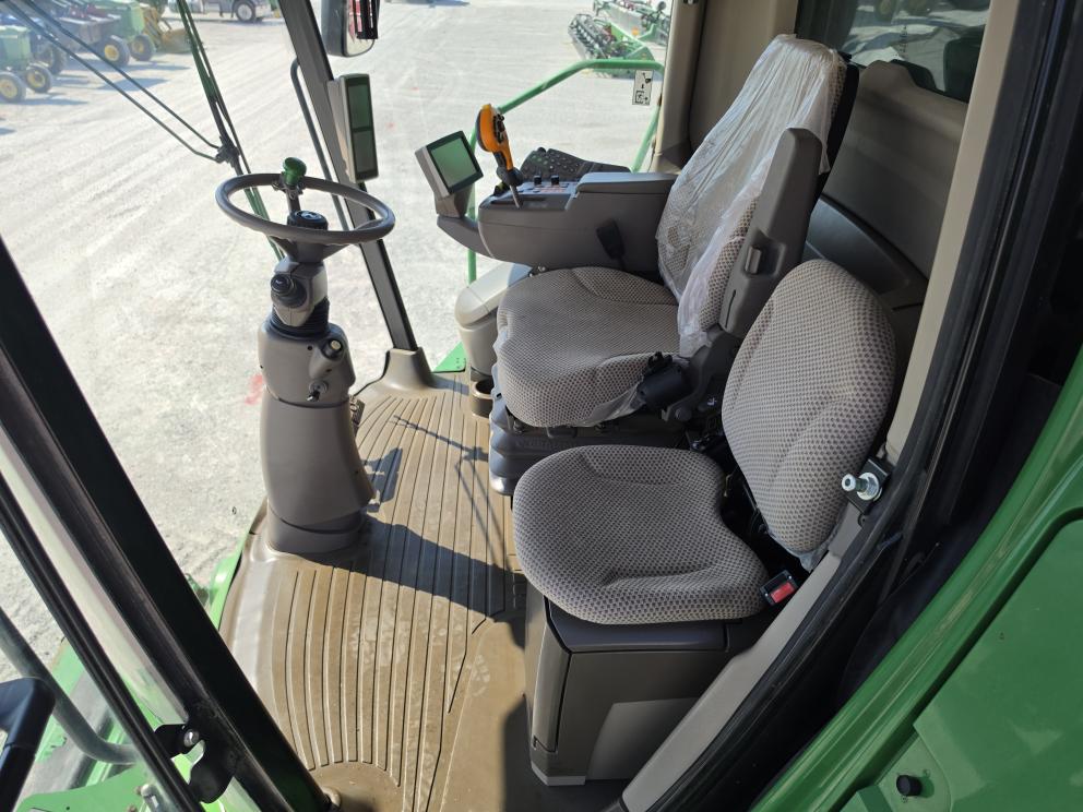 Image for 2015 John Deere S660