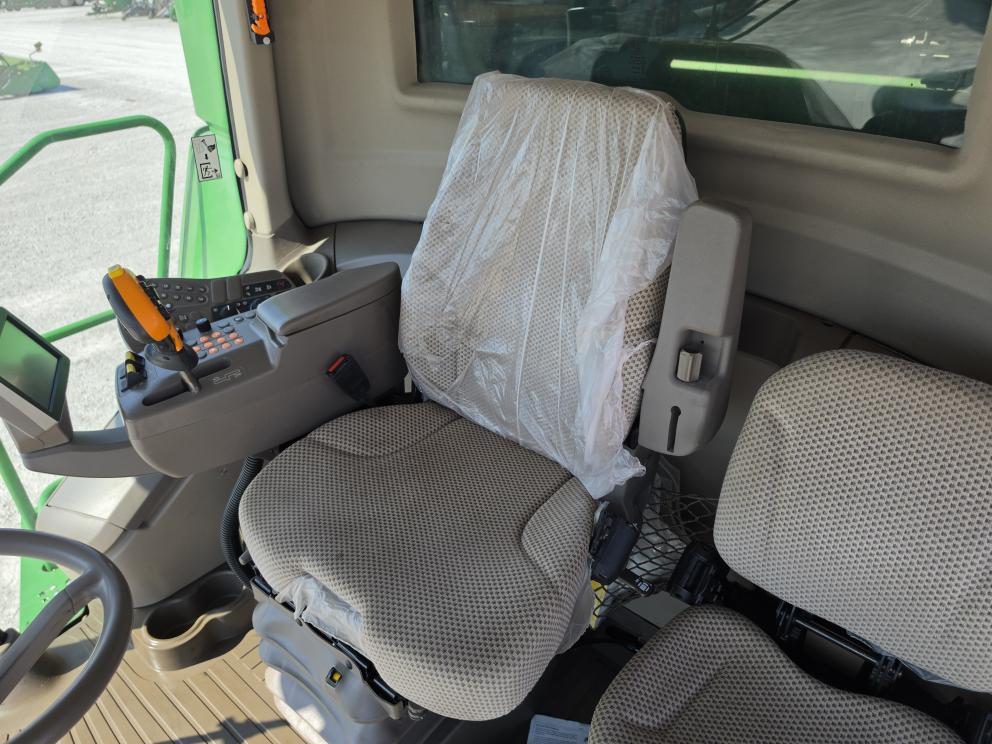 Image for 2015 John Deere S660