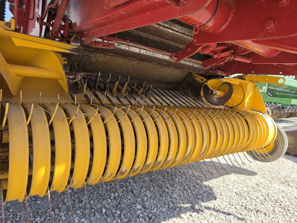 Image for 2011 New Holland BR7060