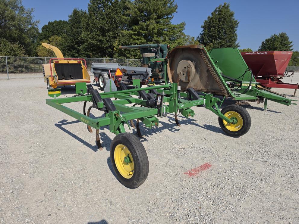 Image for 2014 John Deere 610
