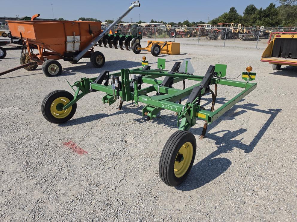 Image for 2014 John Deere 610