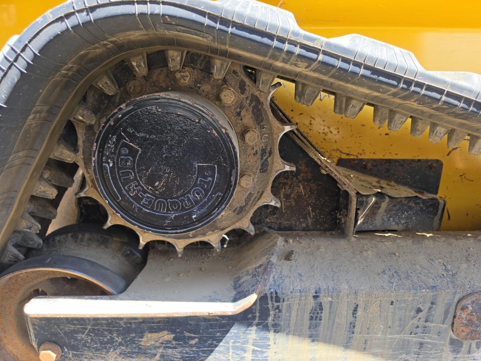 Image for 2016 John Deere 331G