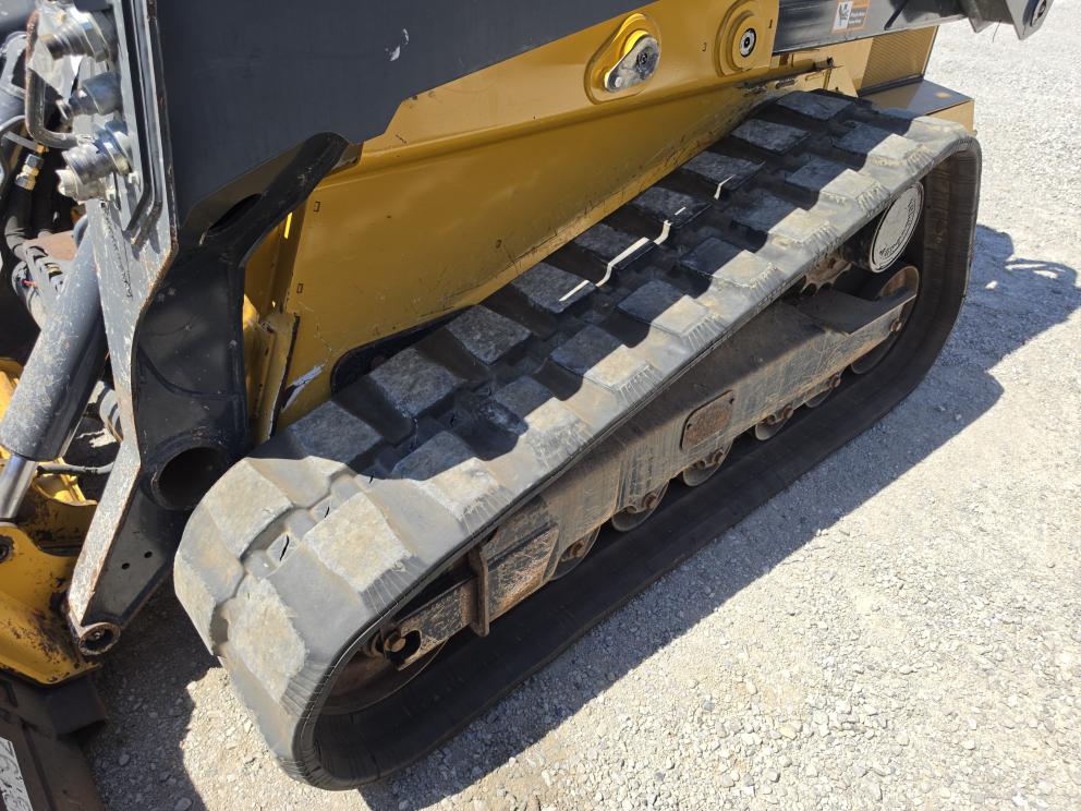 Image for 2016 John Deere 331G