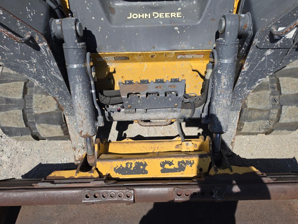 Image for 2016 John Deere 331G