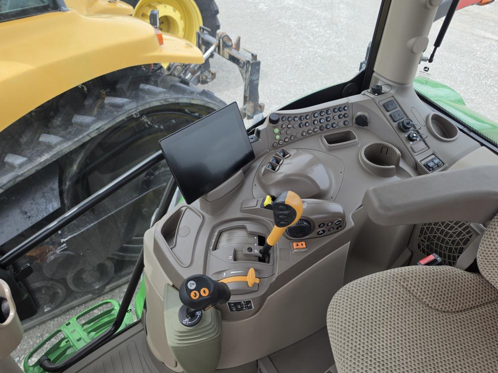 Image for 2023 John Deere 6R 145