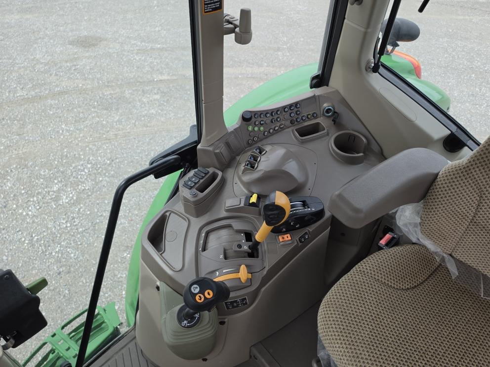 Image for 2024 John Deere 6155M