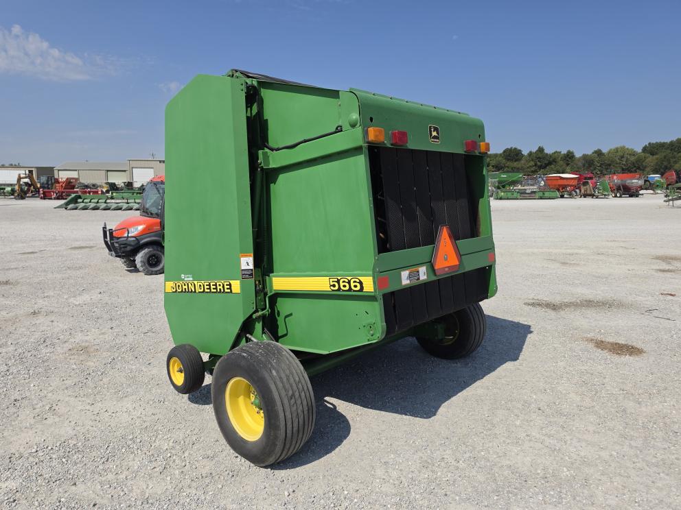 Image for 1997 John Deere 566