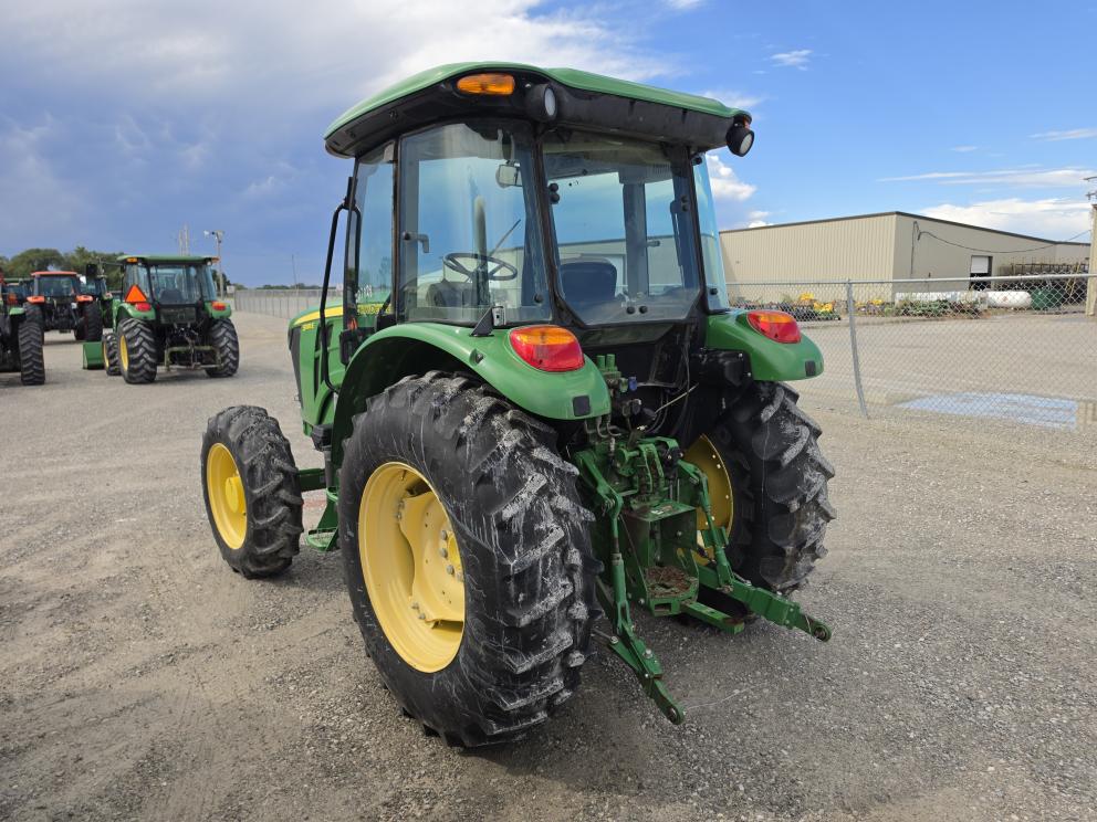 Image for 2013 John Deere 5085E