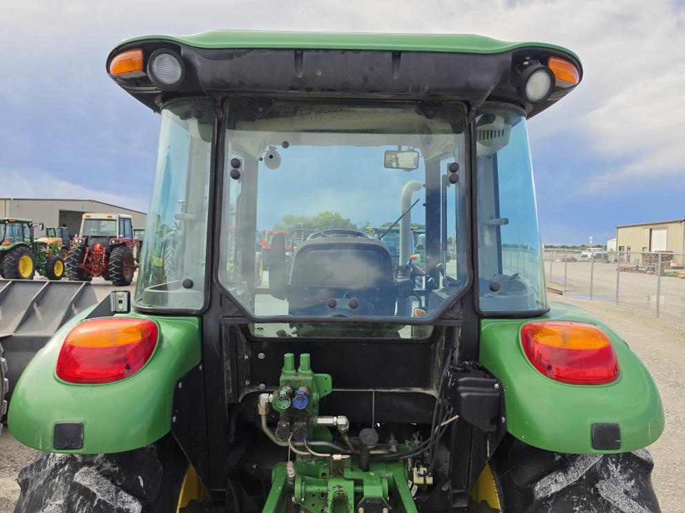 Image for 2013 John Deere 5085E
