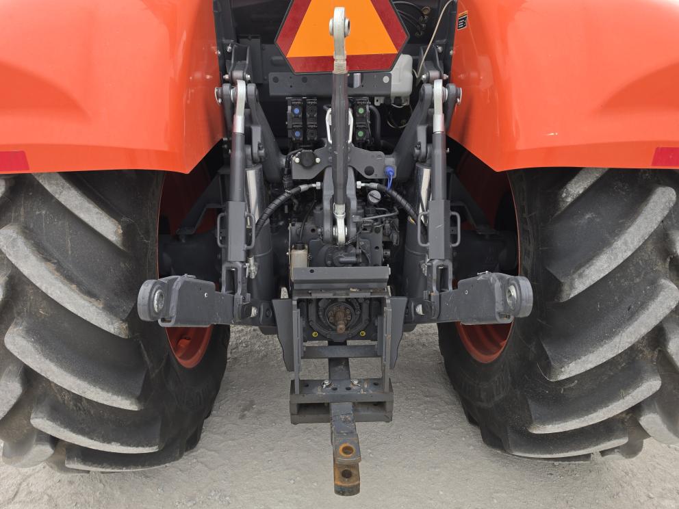 Image for 2023 Kubota M7-174