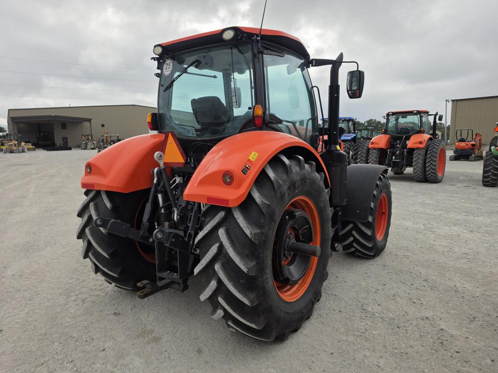 Image for 2023 Kubota M7-174