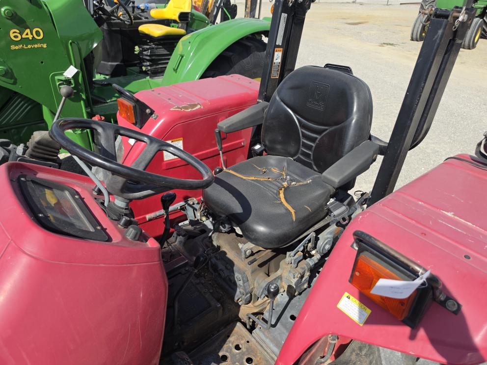 Image for 2004 Mahindra 6000