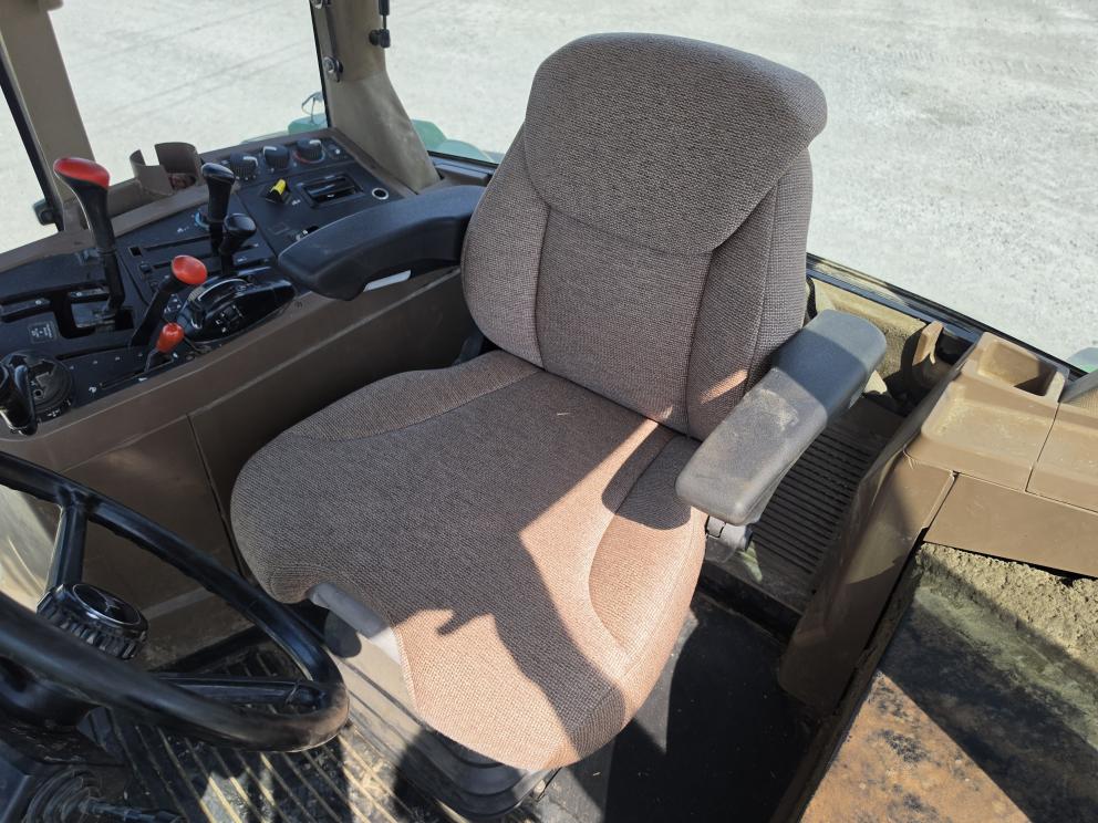 Image for 1997 John Deere 7410