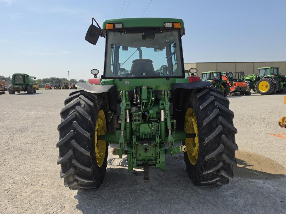 Image for 1997 John Deere 7410