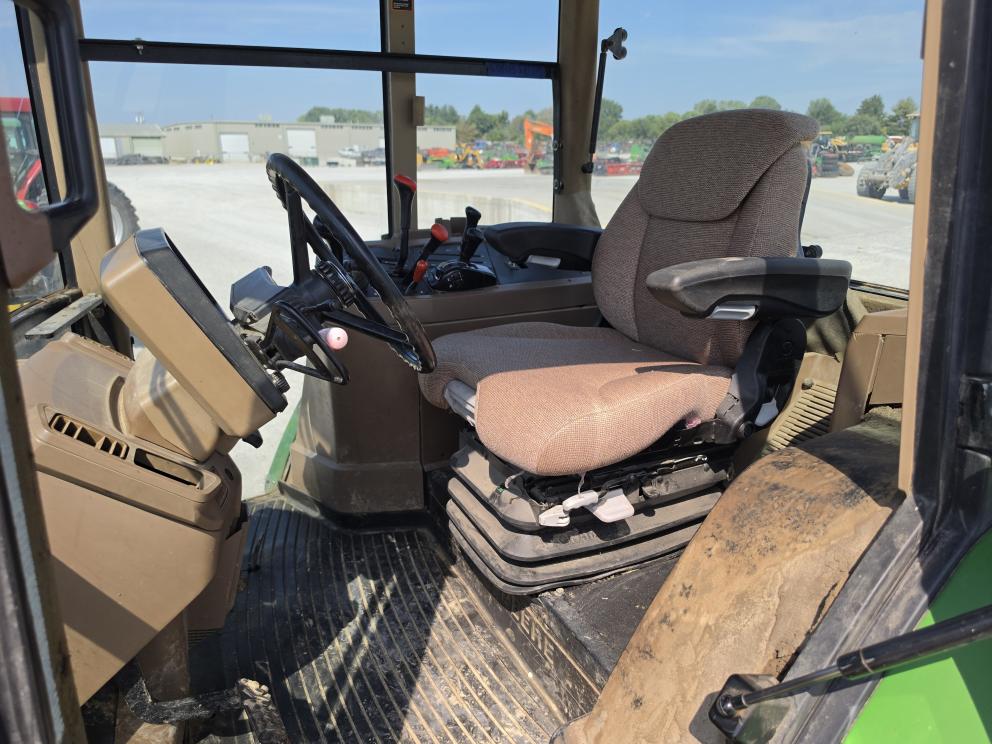 Image for 1997 John Deere 7410